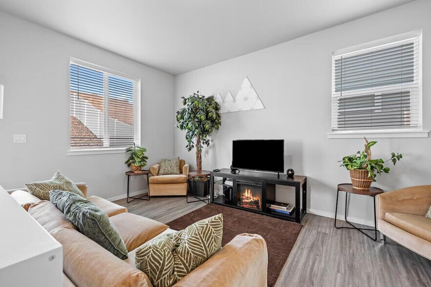 Building Photo - 5324 Remington Dr