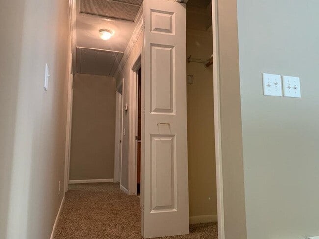 Building Photo - 1308 Shirley St