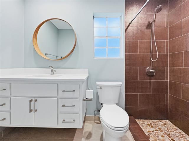 Building Photo - 6009 E University Blvd