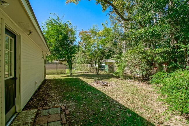 Building Photo - Gene Buckle