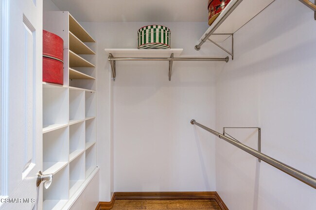 Building Photo - 1052 Hacienda Dr