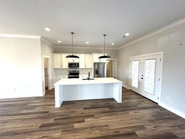 Building Photo - 300 N Rayleigh Dr