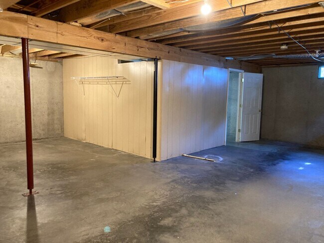 Building Photo - 145 Susan Ct