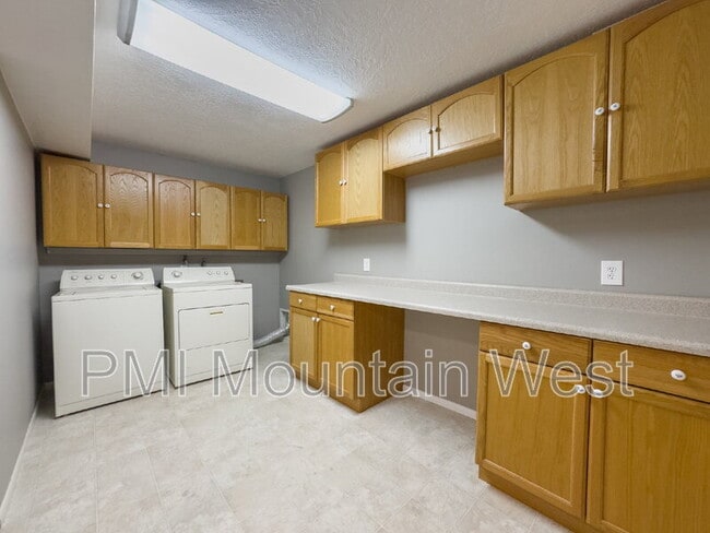 Building Photo - 1123 S 1500 E