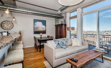 Building Photo - 3201 Shoshone St