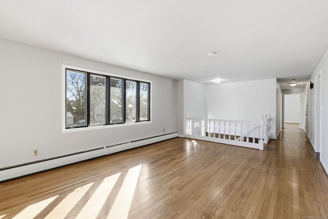 Building Photo - 8 Cherryfield Dr