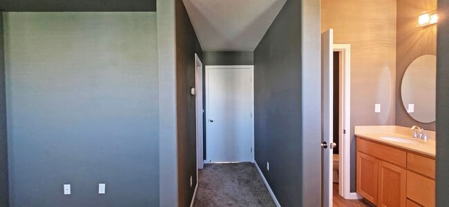 Building Photo - 4120 Beechcraft Way