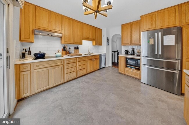 Building Photo - 1726 Glastonberry Rd