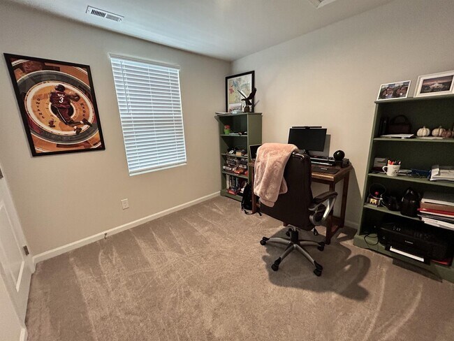 Building Photo - 132 Queens Mill Ct