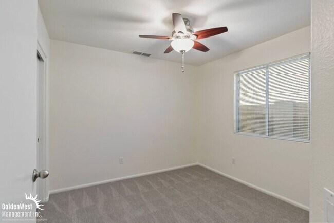 Building Photo - Charming 3Bdm 2Ba Home with Private Backyard!