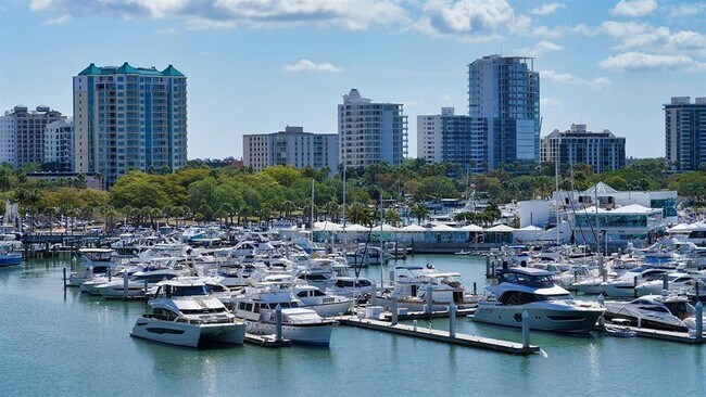 Building Photo - 650 Golden Gate Point