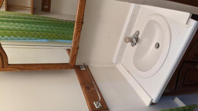 Building Photo - 904 Vine St