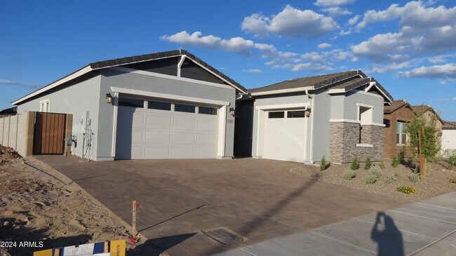 Building Photo - 7710 W Jackrabbit Ln
