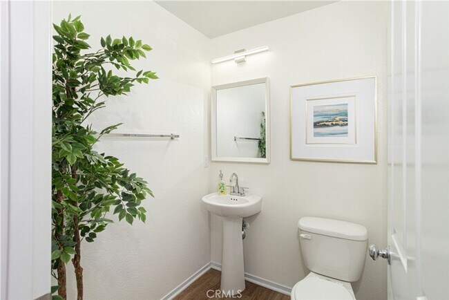 Building Photo - 1425 Crown Cir