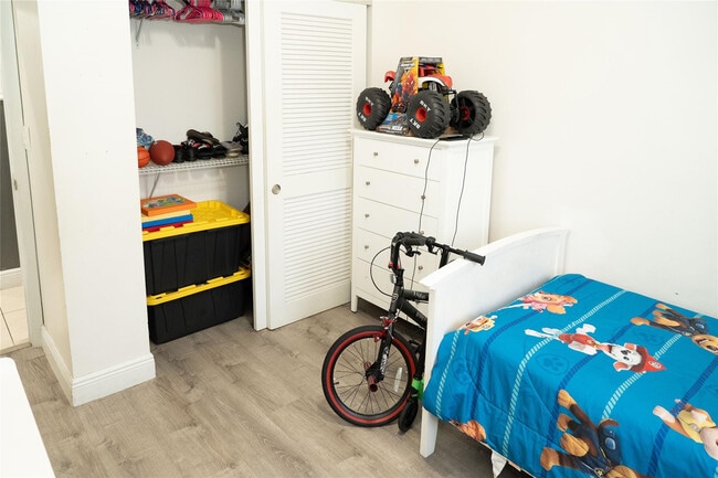 Building Photo - 2710 NW 5th St