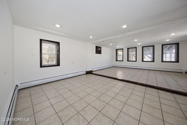 Building Photo - 60 Mathews St