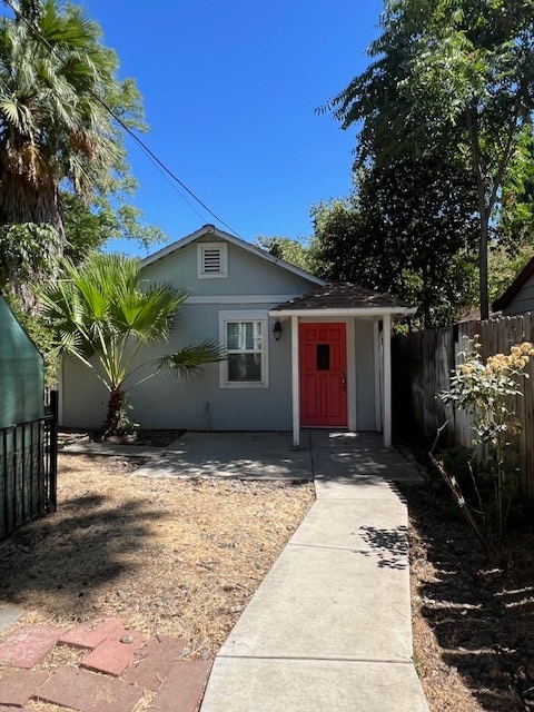 Primary Photo - 1359 E 9th St