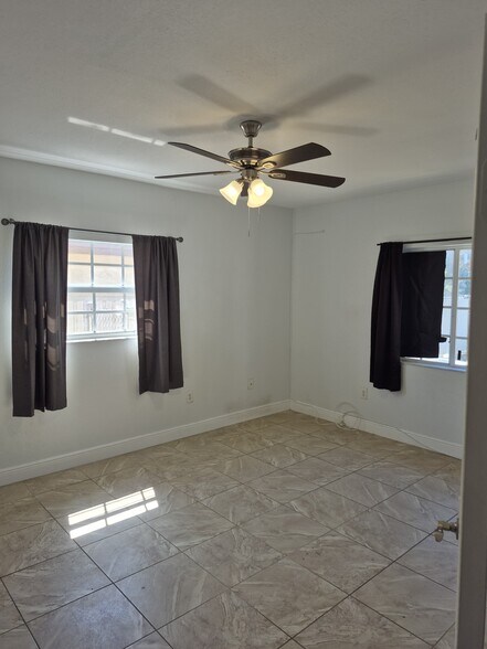 Building Photo - 448 NW 4th Ave