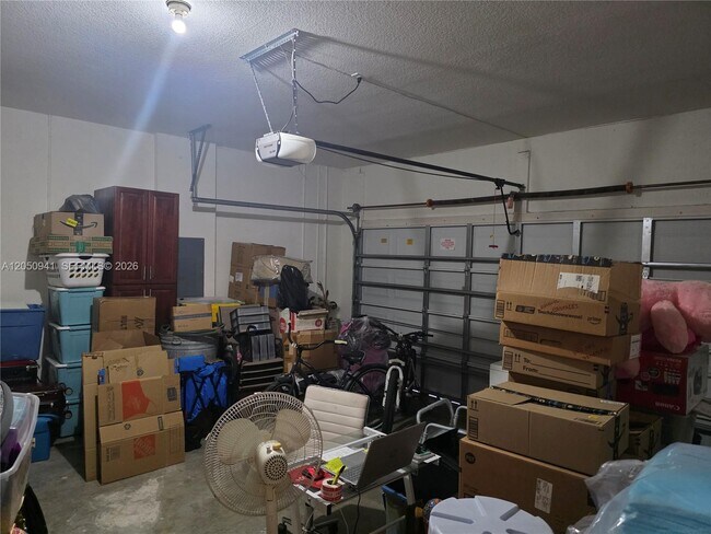 Building Photo - 15103 SW 11th Ln