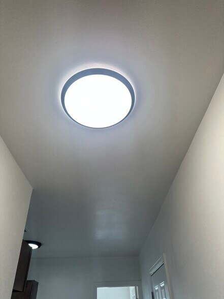 Building Photo - 1818 Brown Ave