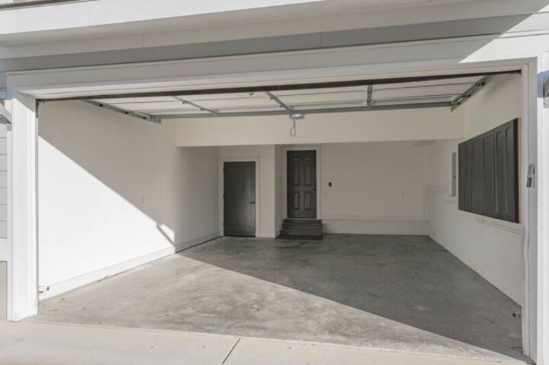 Building Photo - 1715 14th Ave S