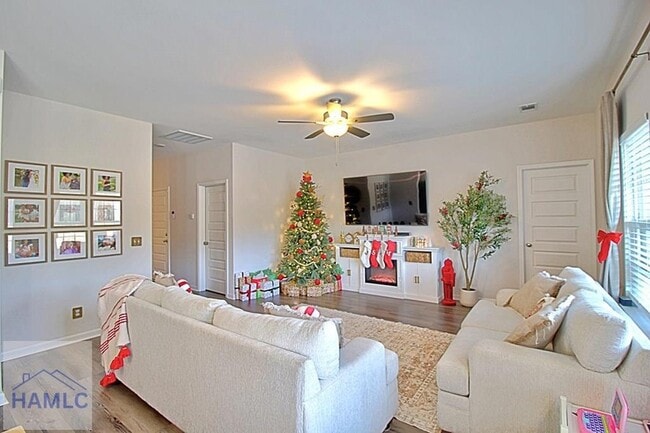 Building Photo - 1560 Arnall Dr