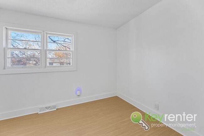 Building Photo - NOVEMBER FREE RENT!! Spacious 4-Bedroom / 2-Bath Home in Wichita Move-In Ready