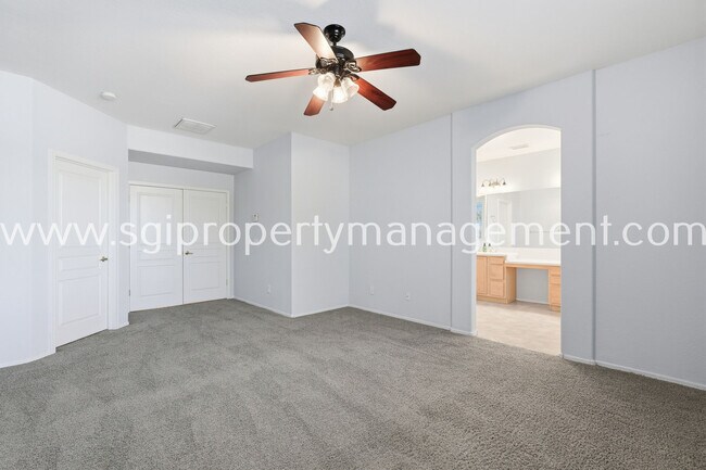 Building Photo - 12442 N 82nd Ln