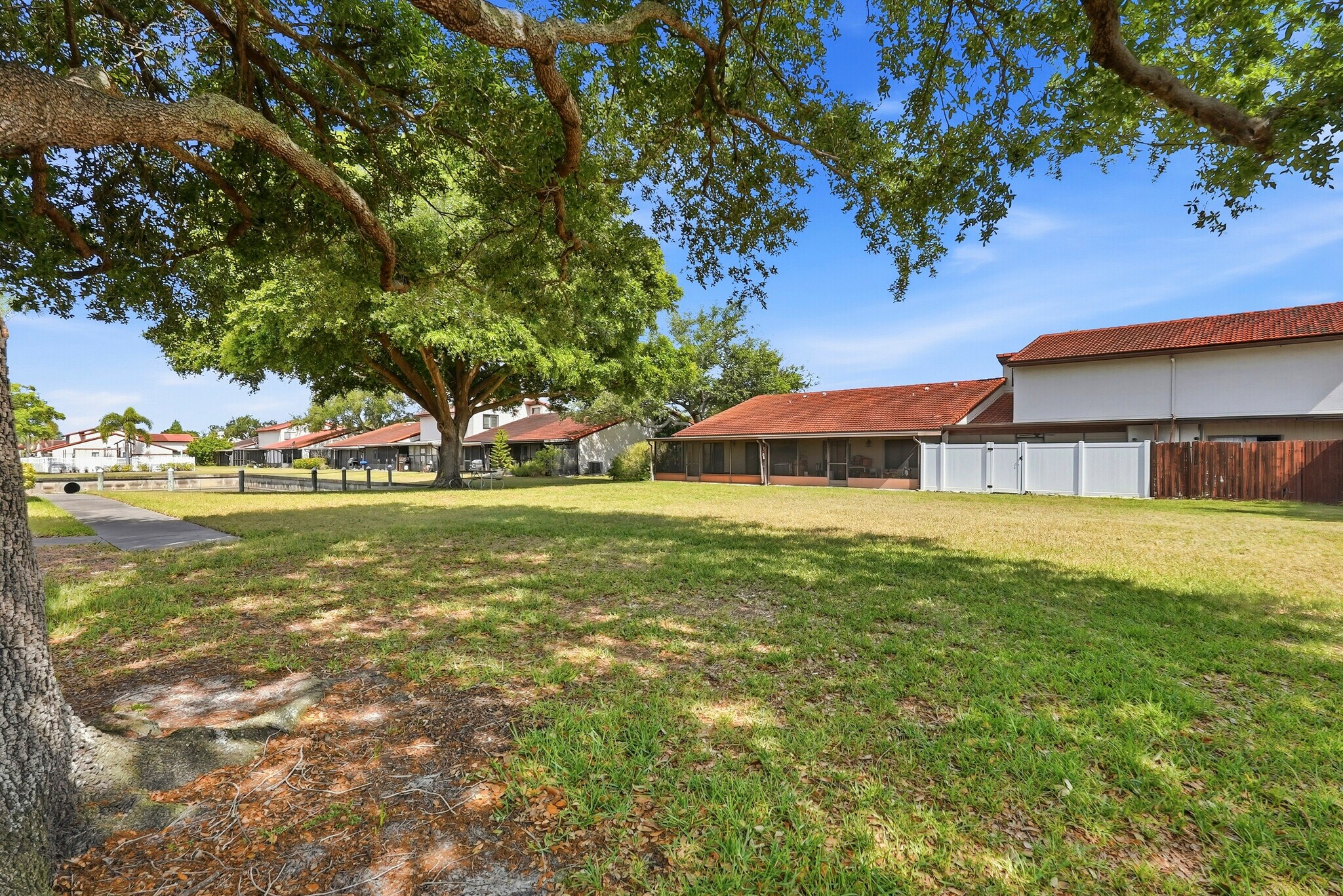 Building Photo - 7360 Ulmerton Rd