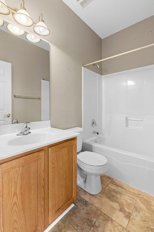 Building Photo - 2201 Hawks Landing Dr