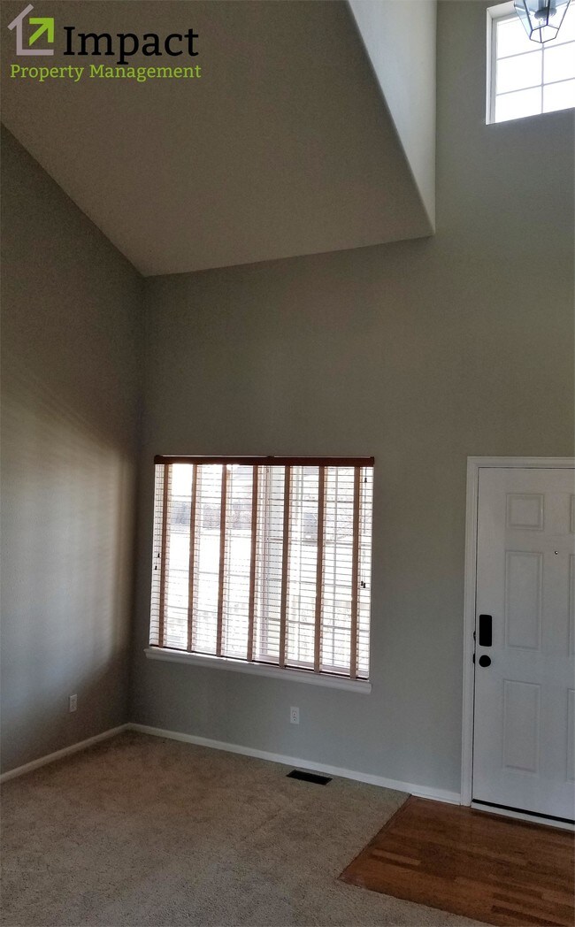 Building Photo - 11595 Crow Hill Dr