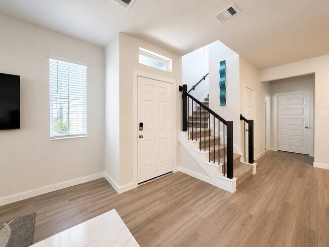 Building Photo - 624 Pelican Dr
