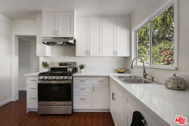 Building Photo - 2723 Ballard St