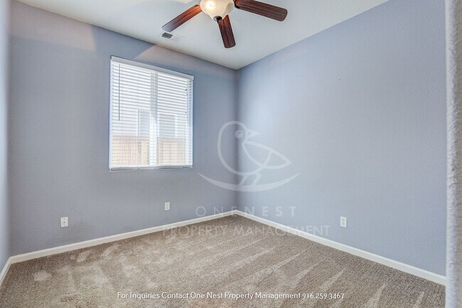 Building Photo - 3 bedroom, 2 bathroom Charming Plumas Lake...