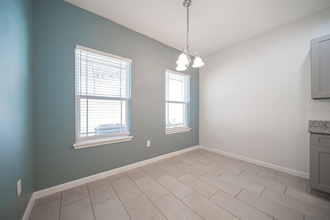 Building Photo - 900 Lakefront Village Dr
