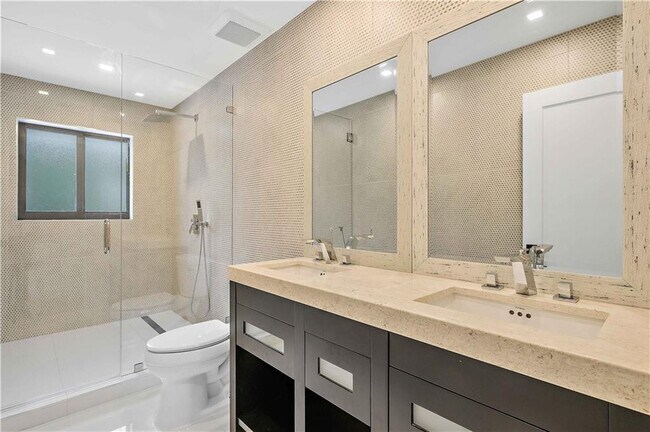 Building Photo - 2201 Intracoastal Dr