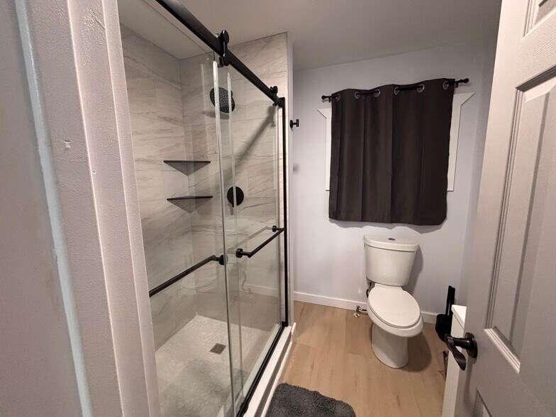 Building Photo - 114 Summit Ave