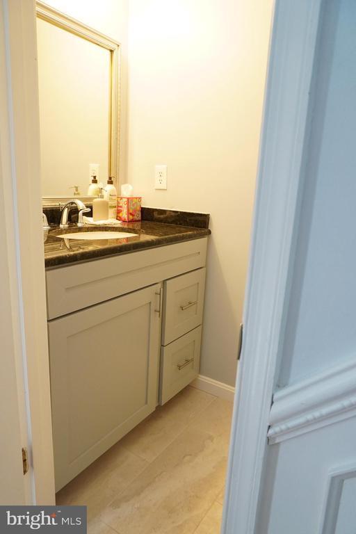 Building Photo - 13998 New Braddock Rd