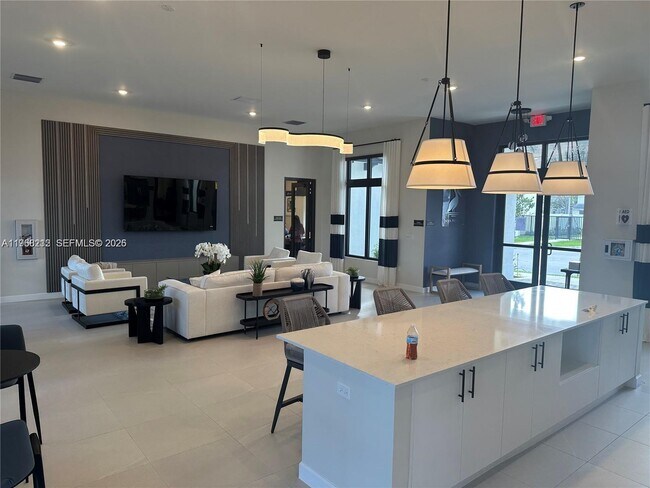 Building Photo - 4941 Peacock Wy