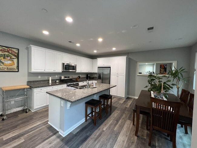 Building Photo - 1065 Sea Glass Wy