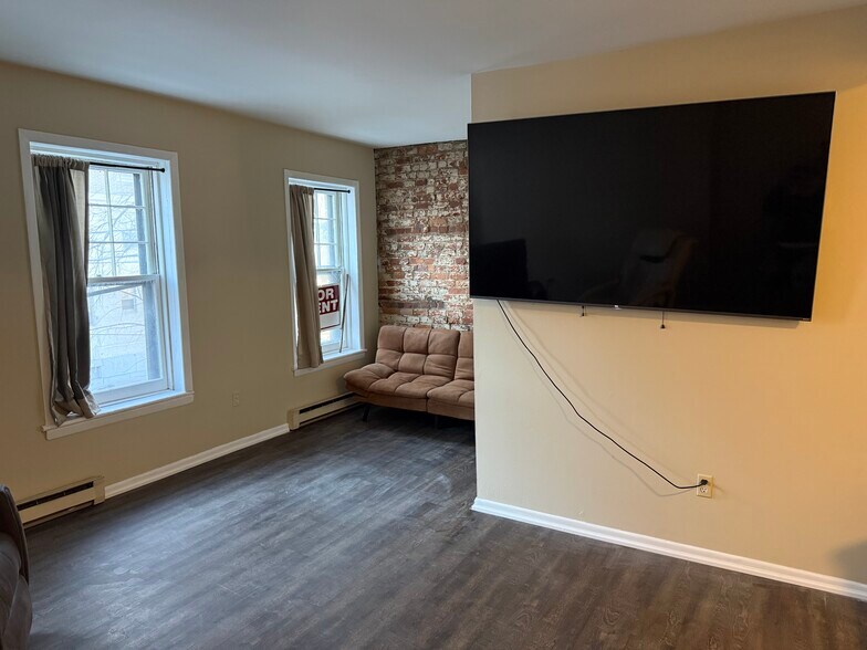 Building Photo - 377 Hudson Ave