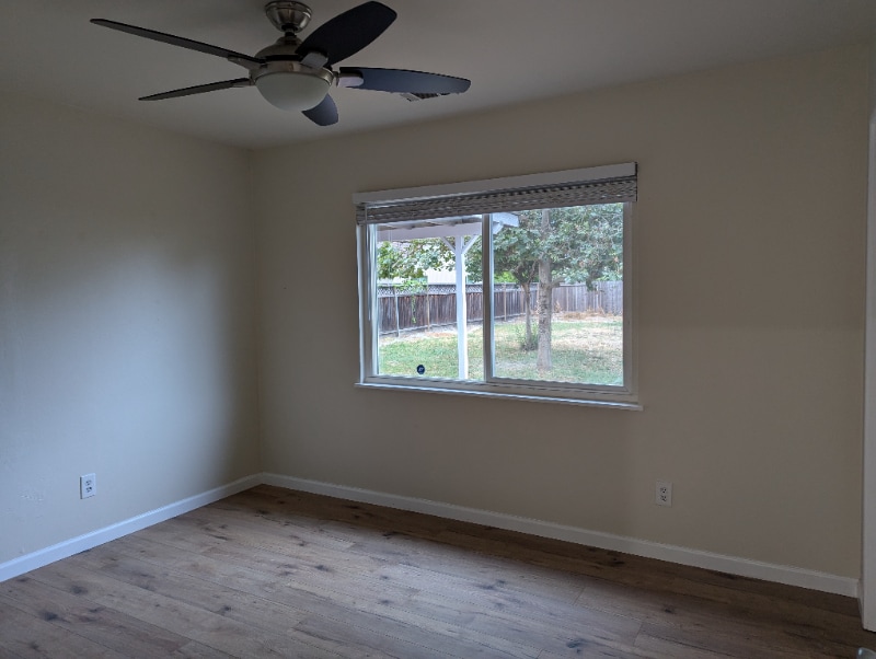 Building Photo - 3032 Greenwood Dr