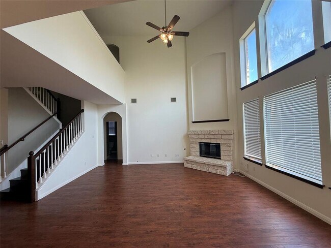 Building Photo - 1511 Homewood Cir