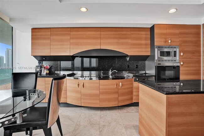 Building Photo - 19955 NE 38th Ct