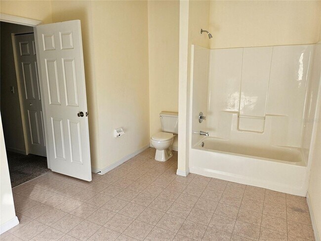 Building Photo - Newly renovated 3 bed, 2 bath home located minutes from Palm Coast dining, shopping, and the beach