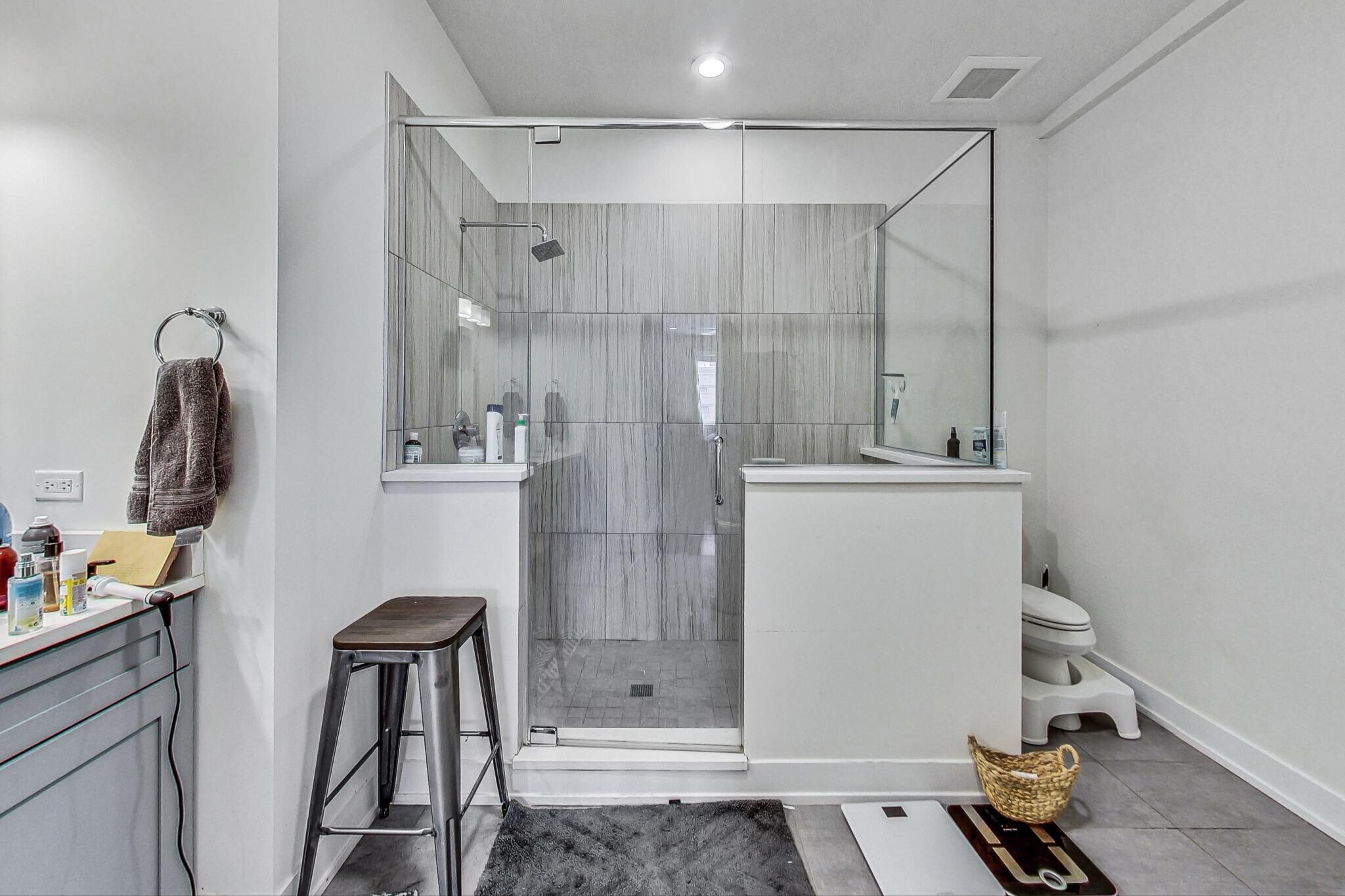 Building Photo - 3620 W Irving Park Rd