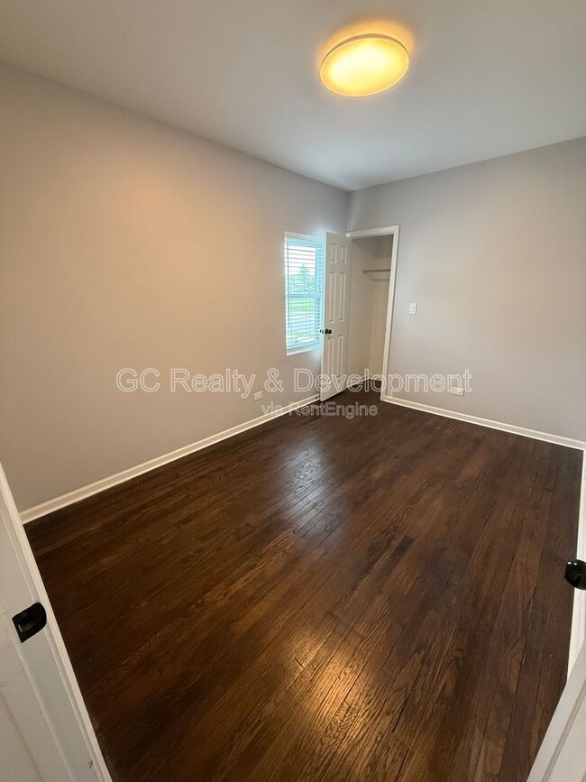 Building Photo - 2036 S 1st Ave