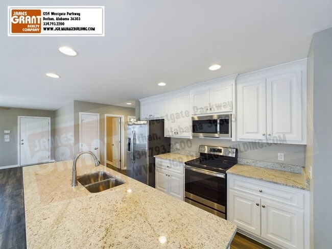 Building Photo - 9947 S Park Ave