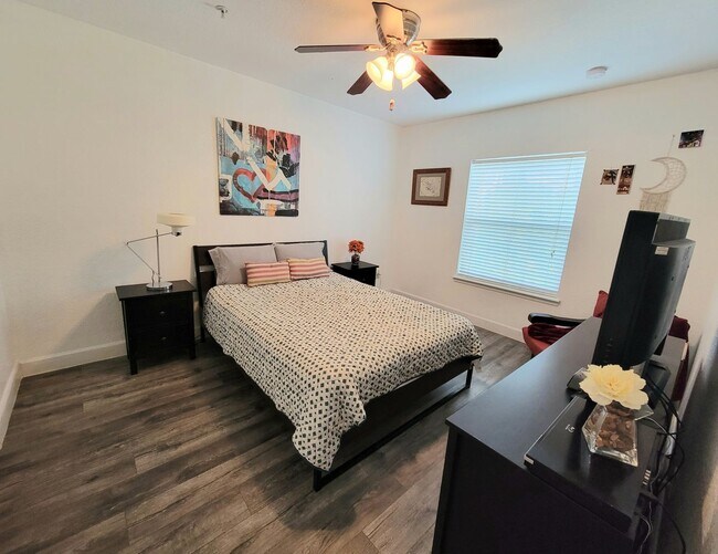 Building Photo - WELCOME HOME TO THE GRANDE!