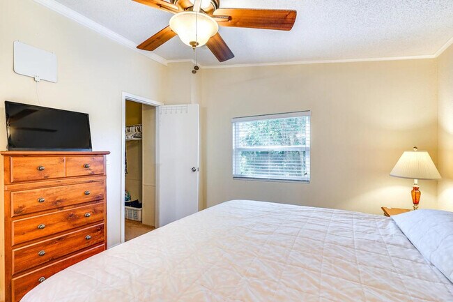 Building Photo - 4149 Via Aragon